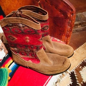 Minnetonka Booties